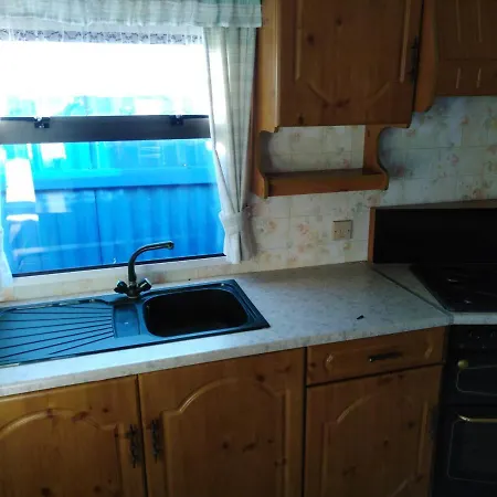 Vinarsky Mobilheim Apartment Vrbovec